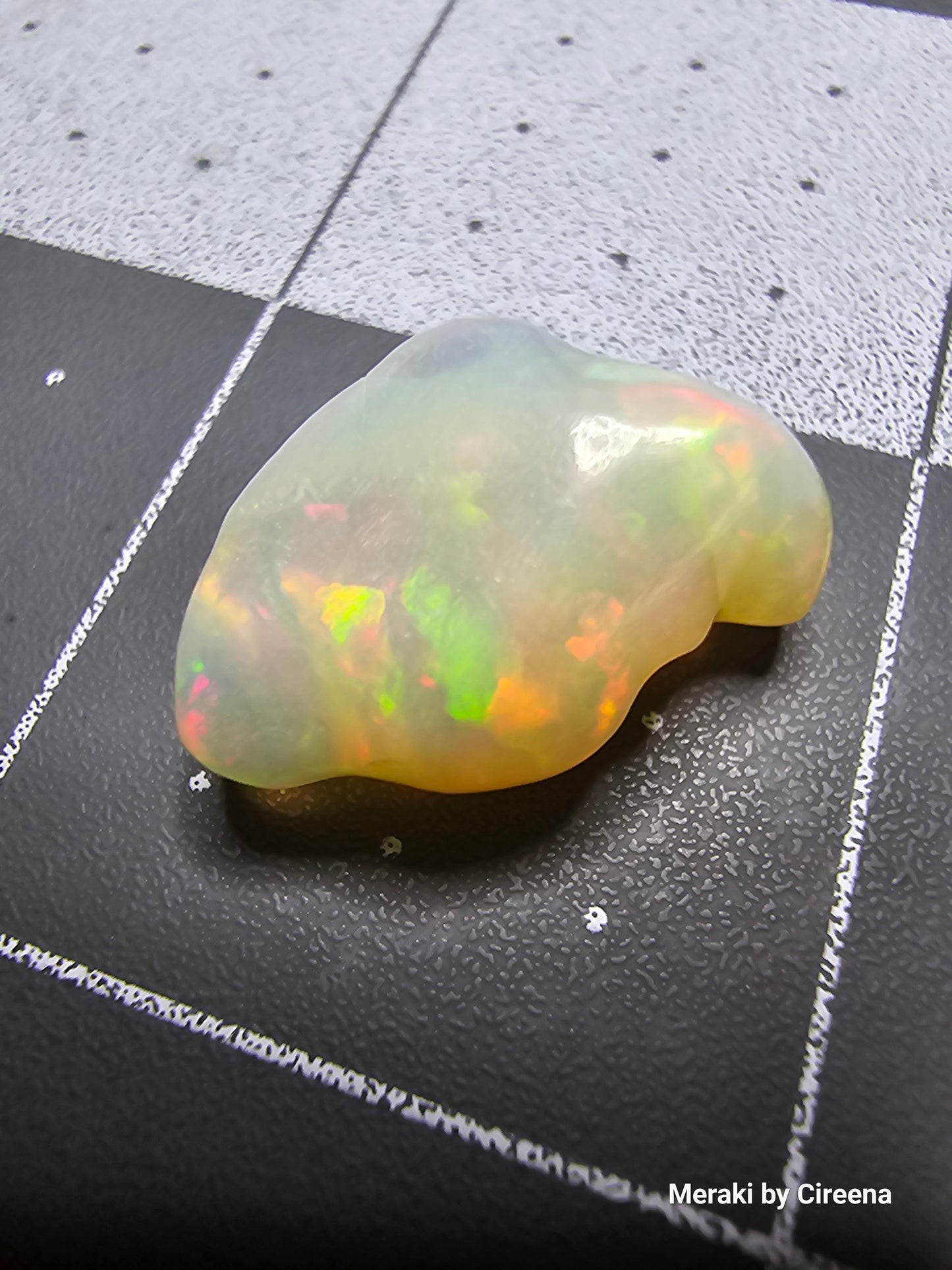 Honey Color Welo Opal Freeform Carving with rolling š„ flash- 8 ct