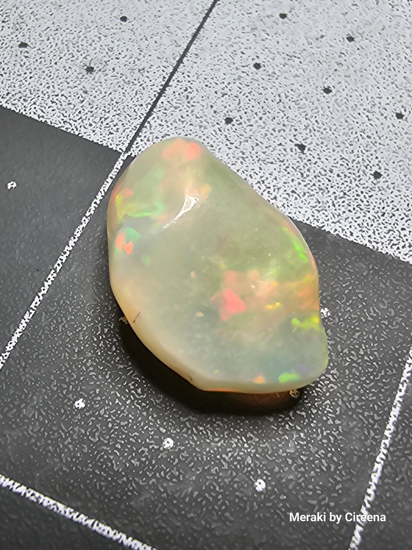 Honey Color Welo Opal Freeform Carving with rolling 🔥 flash- 8 ct