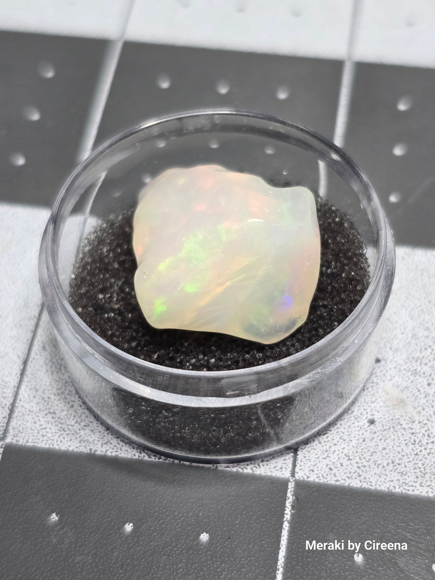 Creamy Welo Opal Freeform Carving - 14 ct