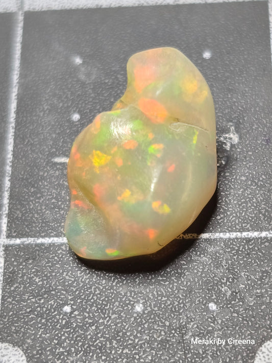 Honey Color Welo Opal Freeform Carving with rolling 🔥 flash- 8 ct