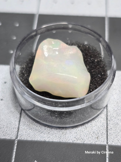 Creamy Welo Opal Freeform Carving - 14 ct