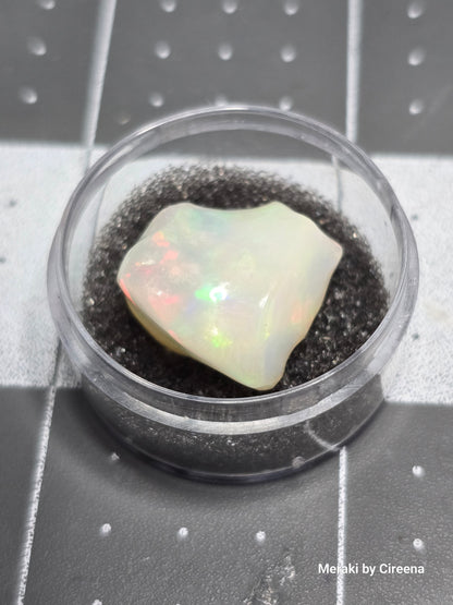 Creamy Welo Opal Freeform Carving - 14 ct